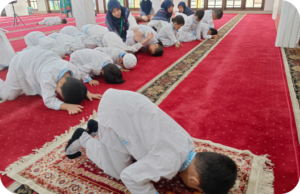 SHOLAT BERJAMA’AH DI MASJID